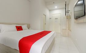 Reddoorz Apartment @ Dramaga Tower